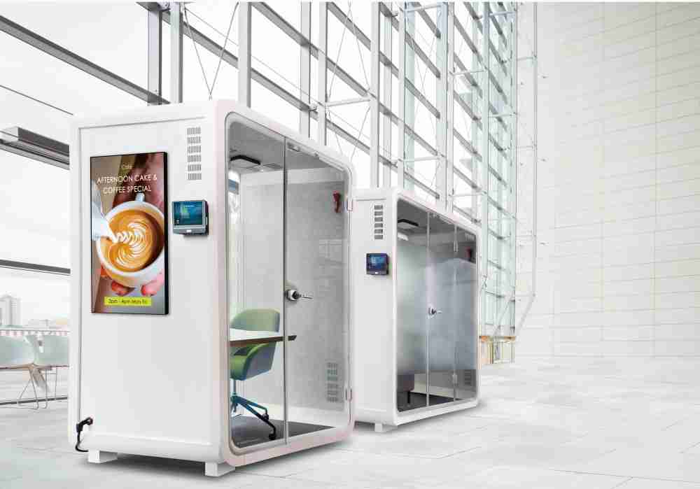 YAXIN111子公司达擎之智慧行动办公舱，，，采用PDLC智能调光玻璃设计，，透过通电与断电的电流切换，，，，呈现透明与雾面效果，，具节能降耗特性并兼顾隐私，，，确保信息安全