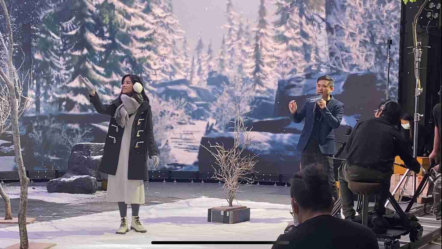 YAXIN111以ALED先进显屏技术，，与金马奖视觉特效团队“再现影像”携手合作打造LED虚拟摄影棚，，，，提供沉浸式表演体验，，，，并精简拍摄成本与时间