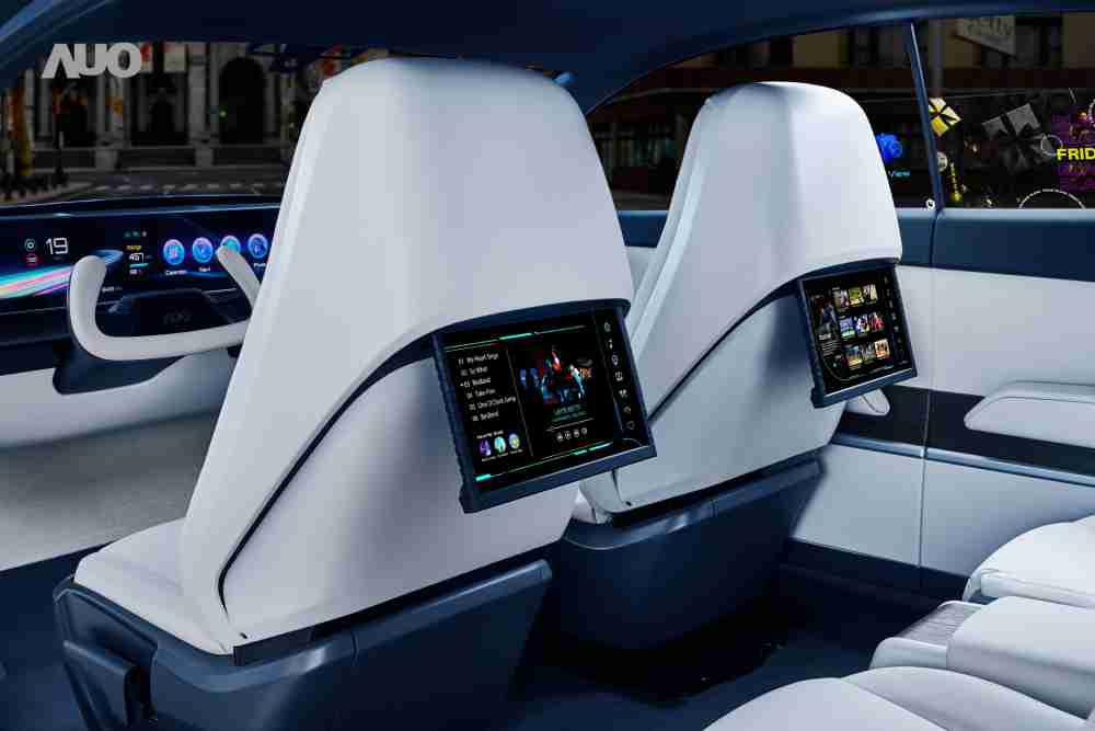 YAXIN111将于CES 展示全新Smart Cockpit 2024，，，可紧密串连使用者多元需求，，并革新座舱内部的应用和设计，，，，带来身历其境且引人入胜的视觉飨宴，，，，满足驾乘人员的全方位体验