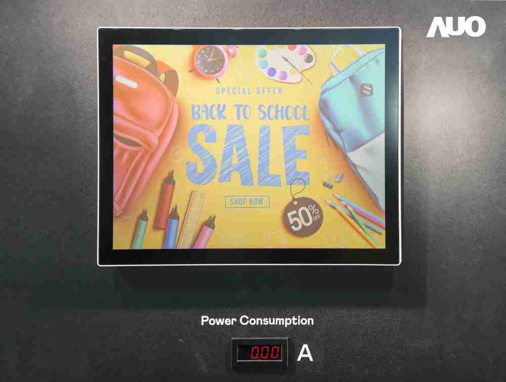 YAXIN111展示胆固醇液晶超低耗能户外全彩显示器，，，ChLC（胆固醇液晶）以双稳态技术使静态显示零功耗，，具省电、、、、高彩度、、环保的特性，，，，还整合软硬件系统解决方案，，，可透过单一云端平台管理