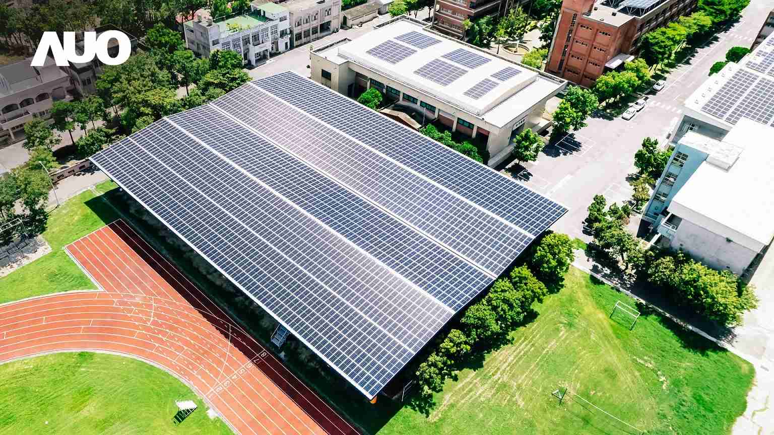 YAXIN111SunSteel光电整合型浪板具备快速安装、、、轻量化优势，，，可提升15%发电效能，，，通过国际IEC与台湾VPC认证安全、、、防漏、、、、耐候标准