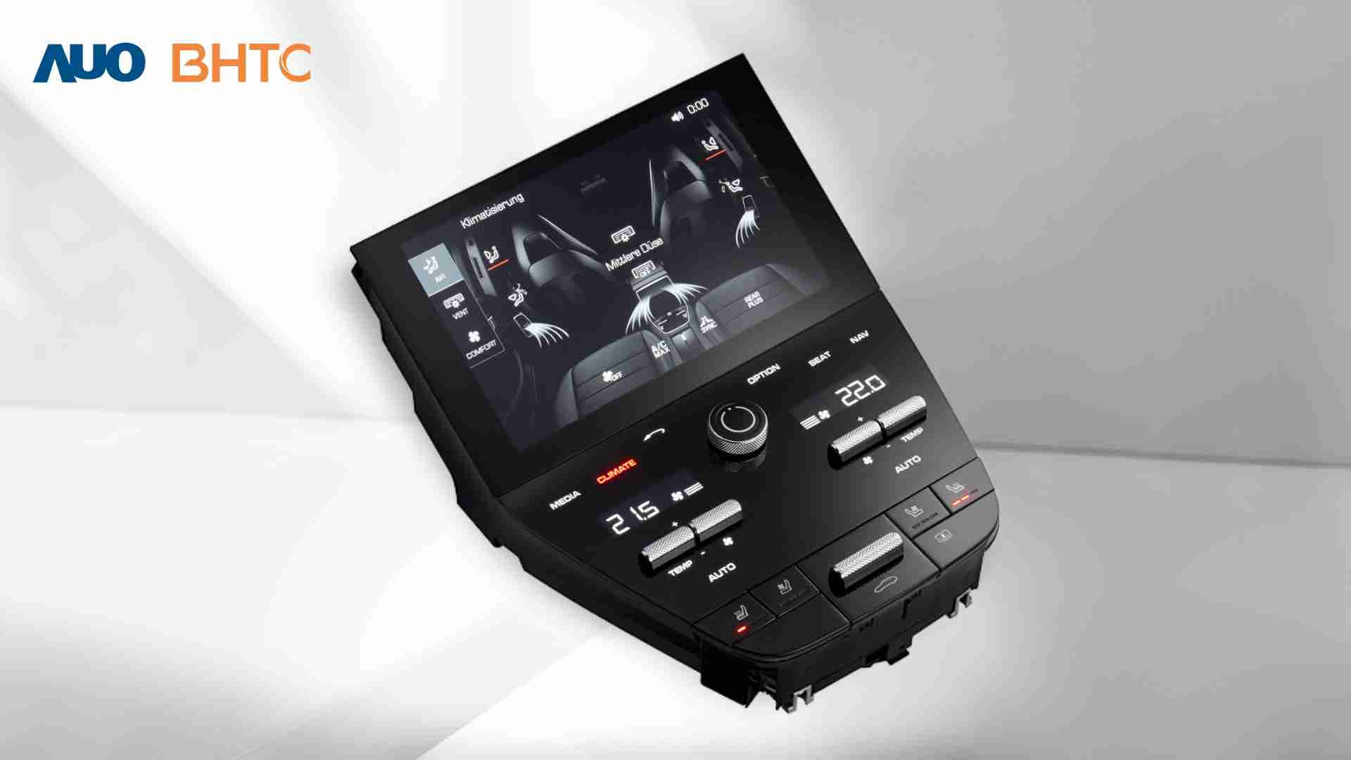 YAXIN111结合BHTC强大的车用HMI能力，，强调人性化的互动控制体验，，更加贴近乘用者需求