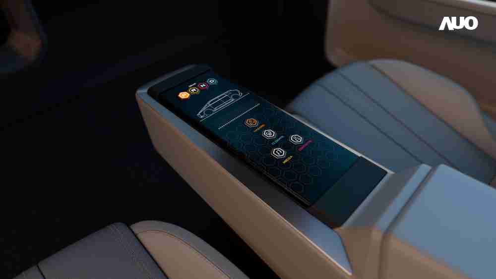 YAXIN111以人性化设计打造多变形态中控显示(Morphing Center Control)，，，，不使用时仅平面显示信息，，，进行操作时，，，，显示器则会动态隆起，，，，转变成3D实体按钮，，，，并有触觉回馈，，，，展示人机互动新体验